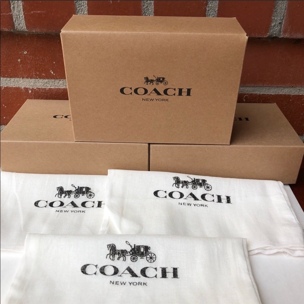 🌹🌹 Coach GIF Box Bundle / Dust Bags